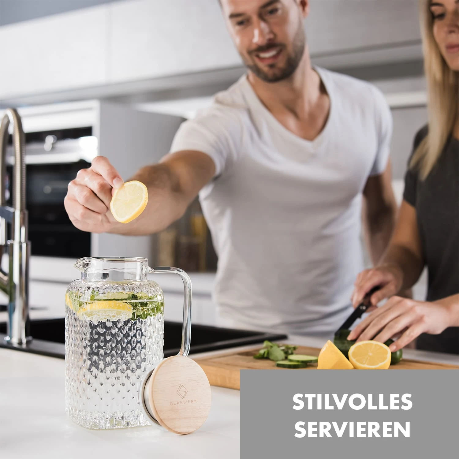 Glaswerk Livenza Wasserkrug 1,5 Liter Borosilikatglas Edelstahlsieb Deckel 2 Glaswerk Livenza Wasserkrug 1,5 Liter Borosilikatglas Edelstahlsieb Deckel – Bild 2