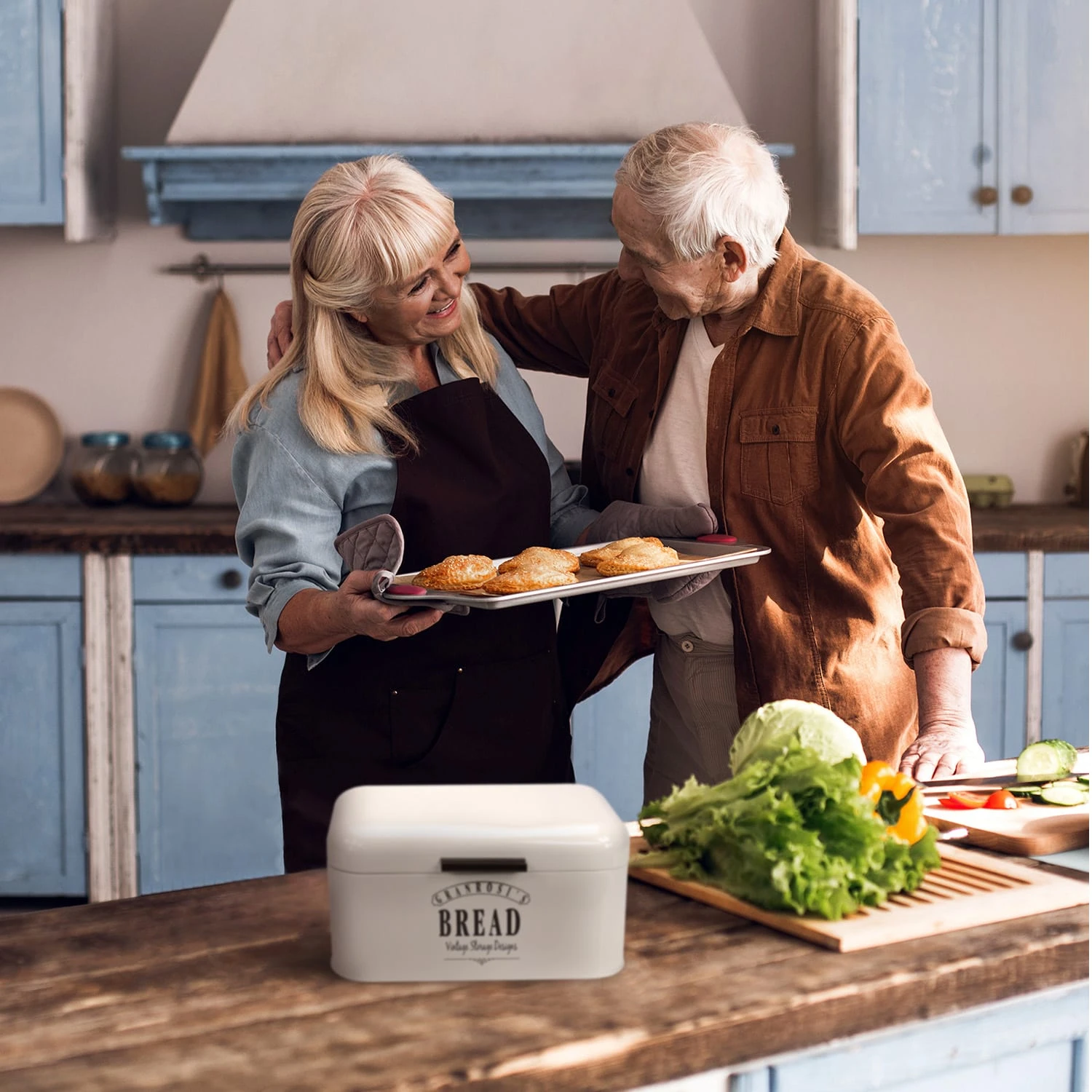 Delaware Brotkasten Metall 30x16x20,5 Cm Klappdeckel Lüftungslöcher 4 Delaware Brotkasten Metall 30x16x20,5 Cm Klappdeckel Lüftungslöcher – Bild 4