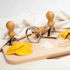 Ravioli Ausstecher 3er Set 3 Größen Rund & Eckig Metall Bambus 9 Ravioli Ausstecher 3er Set 3 Größen Rund & Eckig Metall Bambus -Haushaltsgeräte Geschäft 10038035 yy 0003 logo