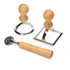 Ravioli Ausstecher 3er Set 2 Größen Rund & Eckig Teigrad Metall Bambus -Haushaltsgeräte Geschäft 10038038 yy 0007 logo