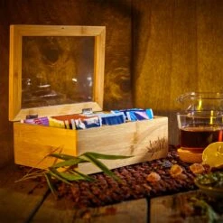 Teebox 8 Fächer 120 Teebeutel Kunststoff-Sichtfenster Bambus 9 Teebox 8 Fächer 120 Teebeutel Kunststoff-Sichtfenster Bambus -Haushaltsgeräte Geschäft 10038043 yy 0003 logo