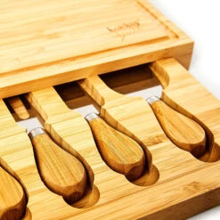 Käsebrett Mit Messerfach 25,2x3x19,5 Cm 4 Spezialmesser Pflegeleicht 12 Käsebrett Mit Messerfach 25,2x3x19,5 Cm 4 Spezialmesser Pflegeleicht -Haushaltsgeräte Geschäft 10038079 yy 0006 logo