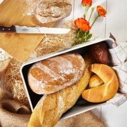 Stigby 2-in-1 Brotkasten Mit Schneidebrett Metallblech Bambus -Haushaltsgeräte Geschäft 10038121 yy 0005 logo