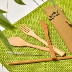 Reisebesteck In Brauner Tasche 5-teilig Zusammenrollbar Bambus 9 Reisebesteck In Brauner Tasche 5-teilig Zusammenrollbar Bambus -Haushaltsgeräte Geschäft 10038194 yy 0005 logo